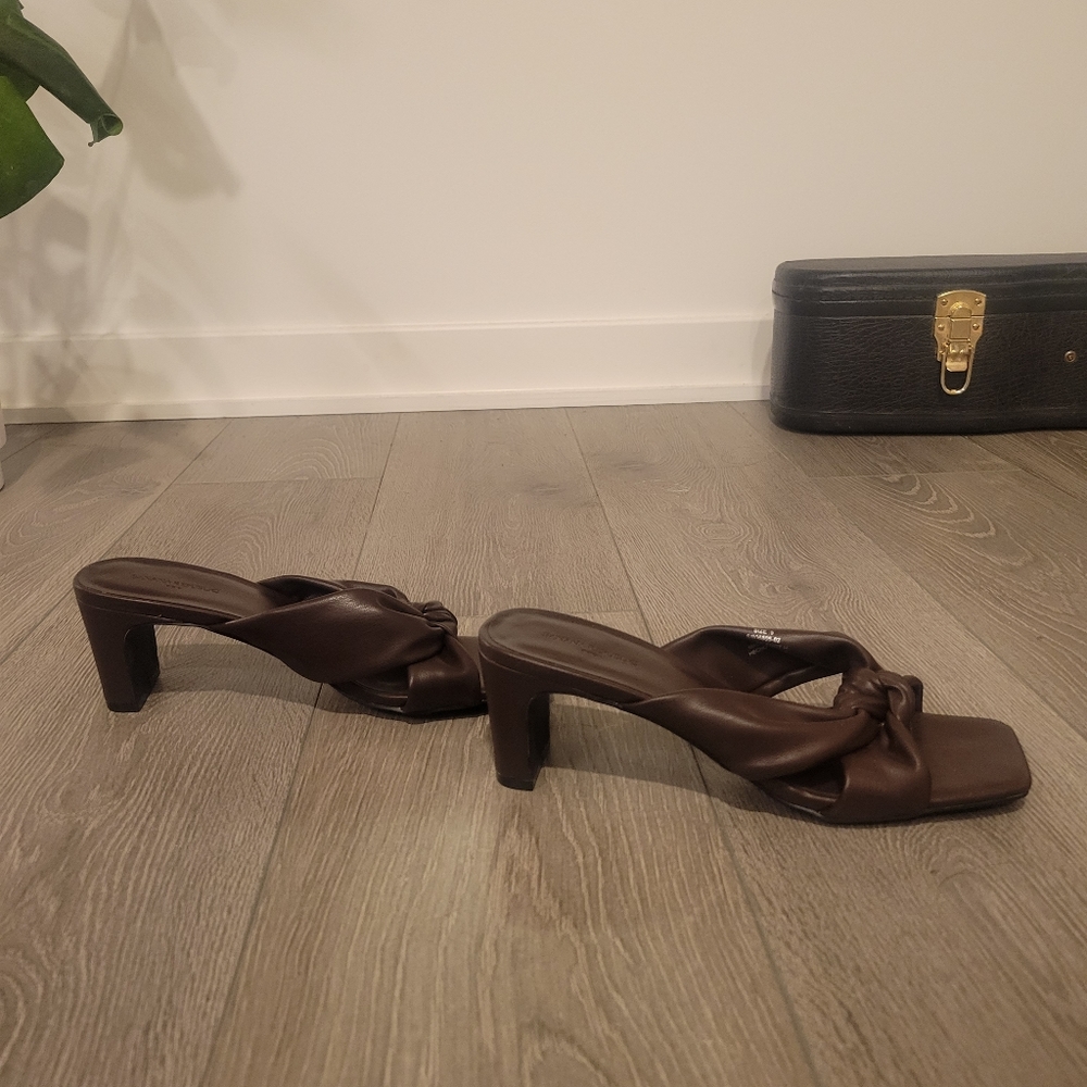 Banana Republic twisted sandals